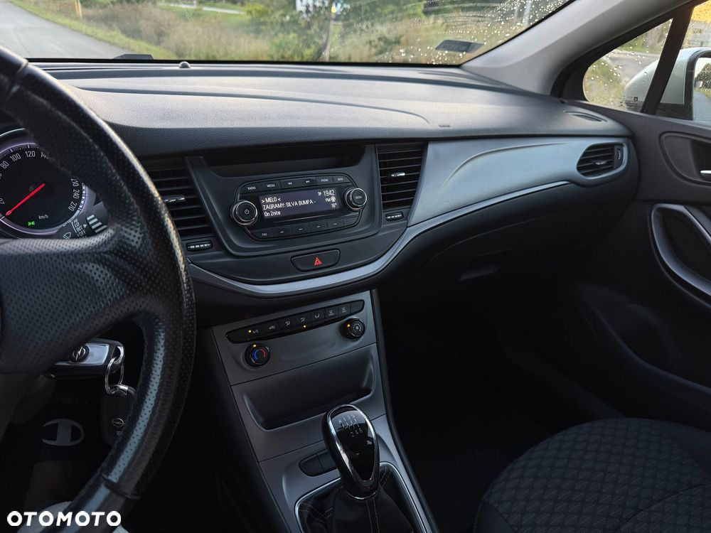 Opel Astra 1.6 CDTI Essentia - 17