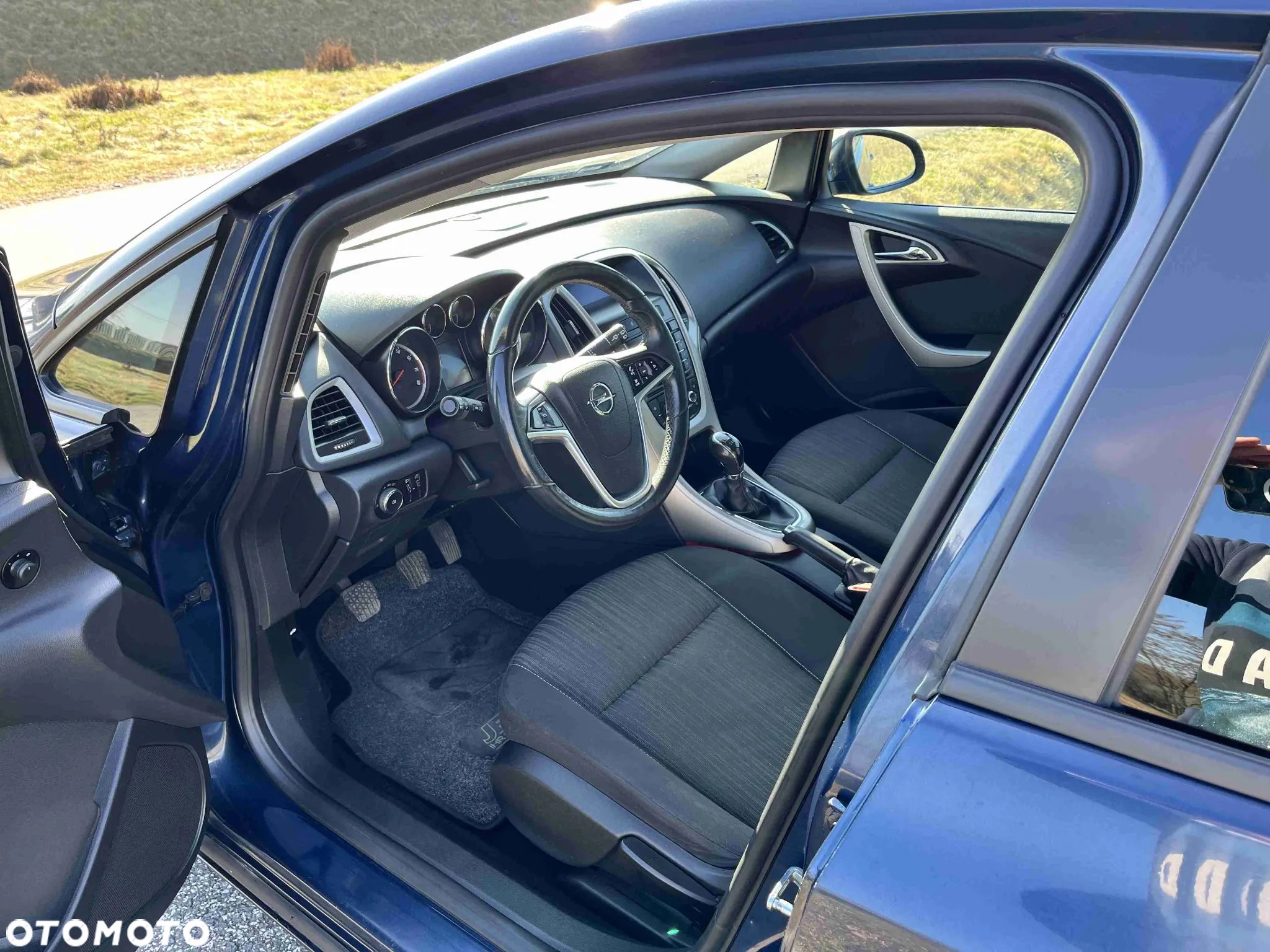 Opel Astra IV 1.4 T Cosmo - 9