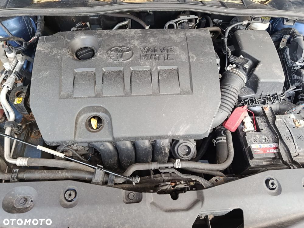 Toyota Avensis Touring Sports 1.8 Executive - 26