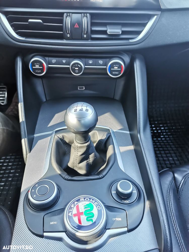 Alfa Romeo Giulia 2.2 JTDM Super - 10