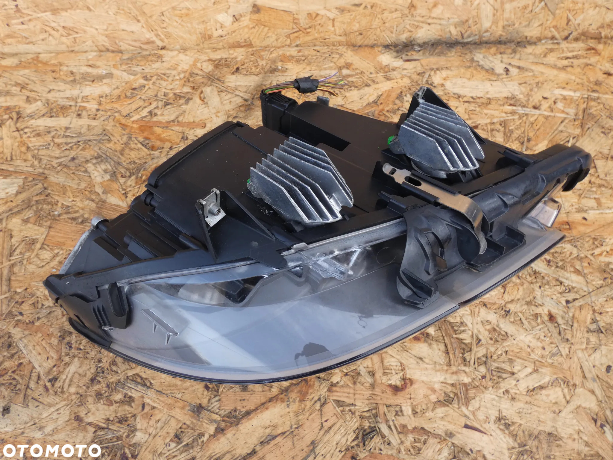 BMW F07 GT  LAMPA PRZÓD BI-XENON SKRĘTNA 7199613 - 7