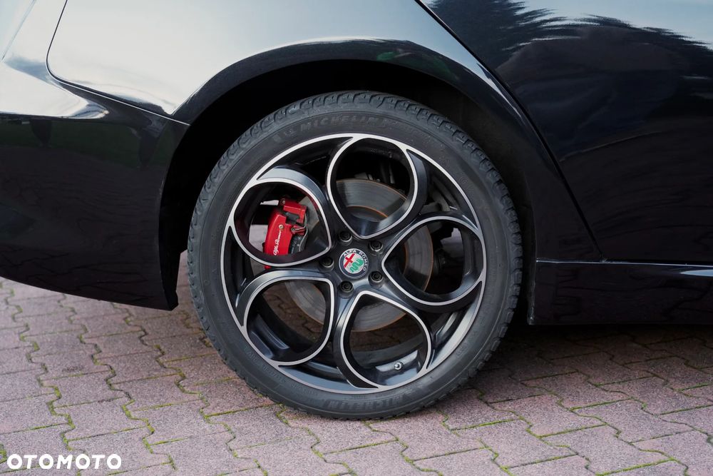 Alfa Romeo Giulia 2.0 Turbo TI Q4 - 38