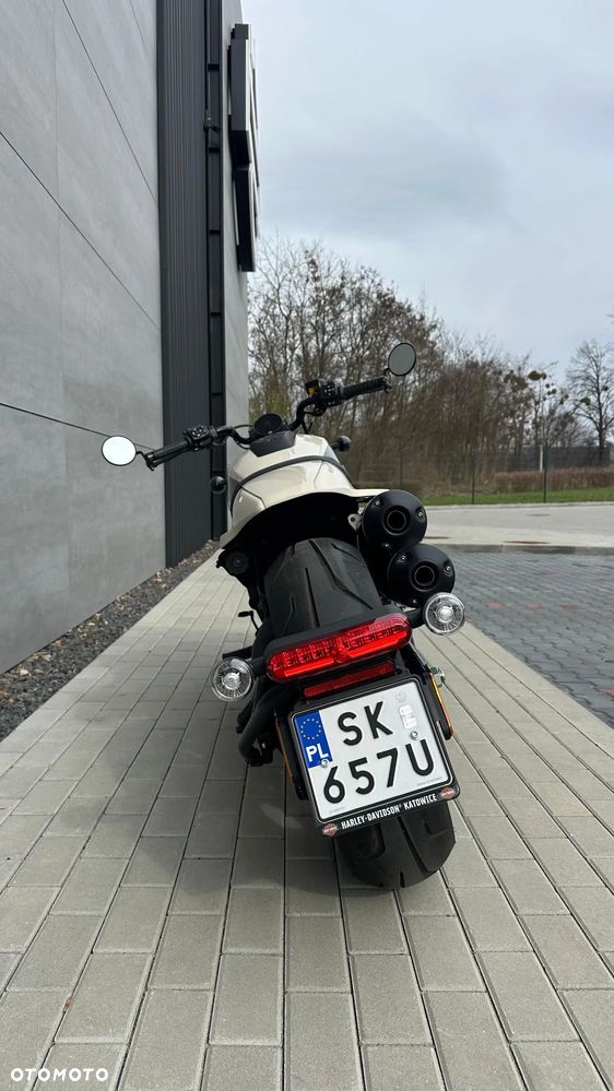 Harley-Davidson Sportster - 11