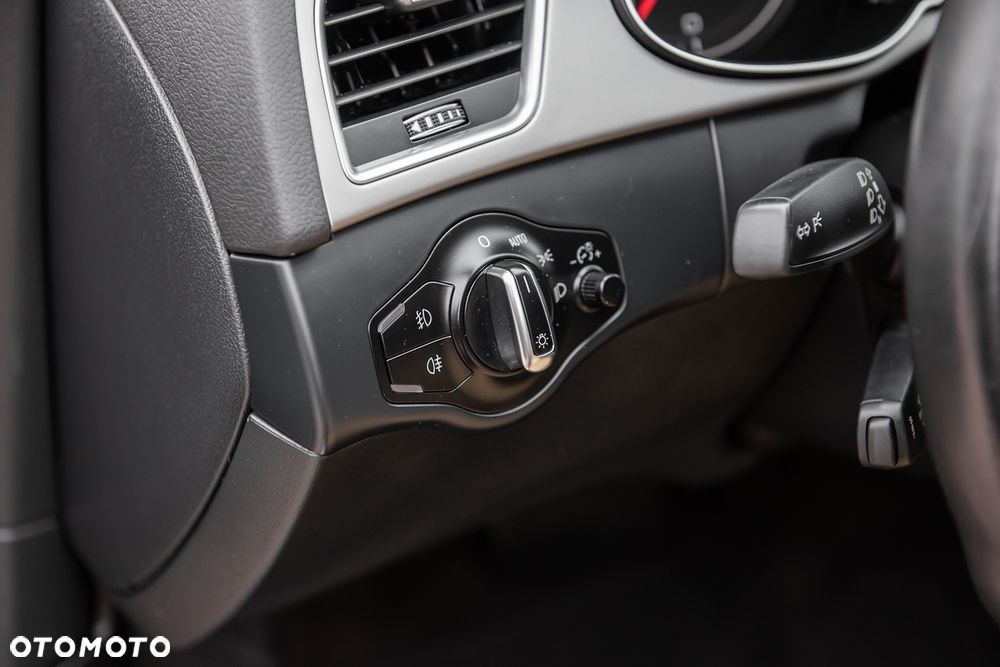 Audi A4 Avant 2.0 TDI DPF multitronic S line Sportpaket - 17