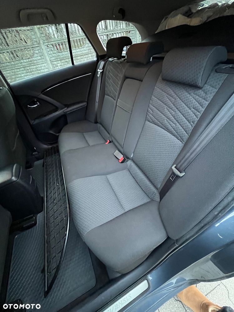 Toyota Avensis 2.0 D-4D 2010 - 14