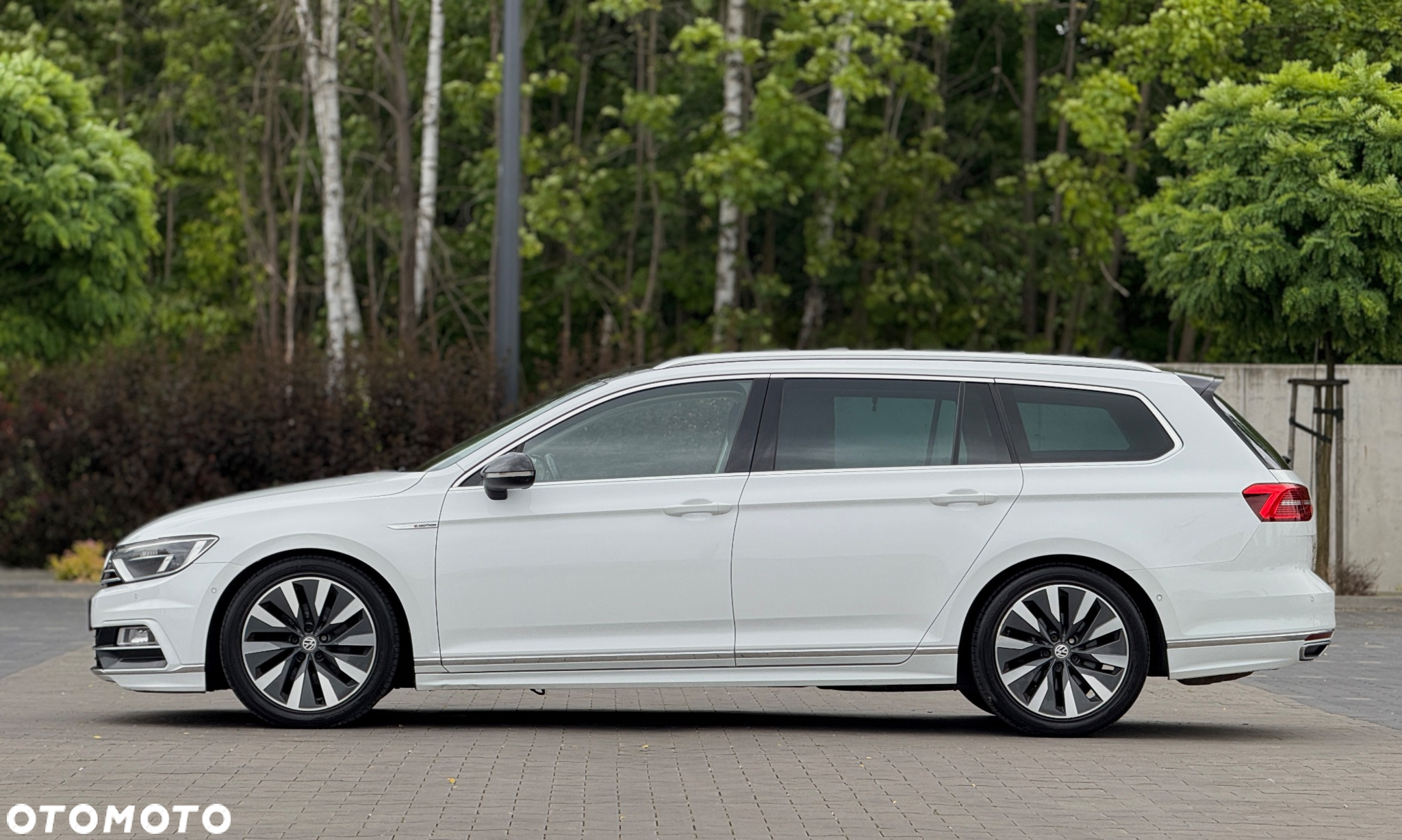Volkswagen Passat Variant 2.0 TDI SCR DSG (BlueM Tech) Comfortline - 12