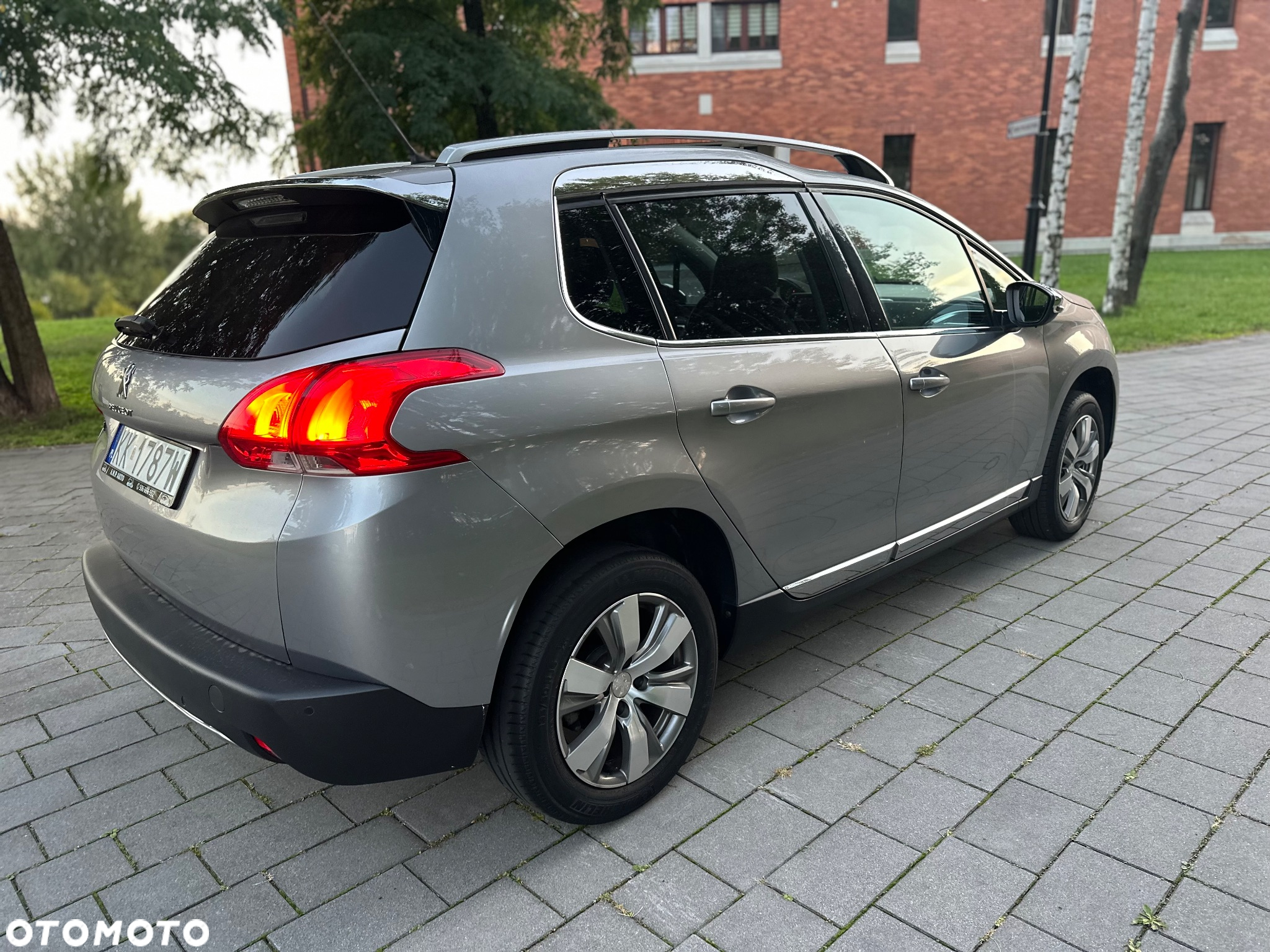 Peugeot 2008 1.2 Pure Tech GPF Signature S&S EAT6 - 20