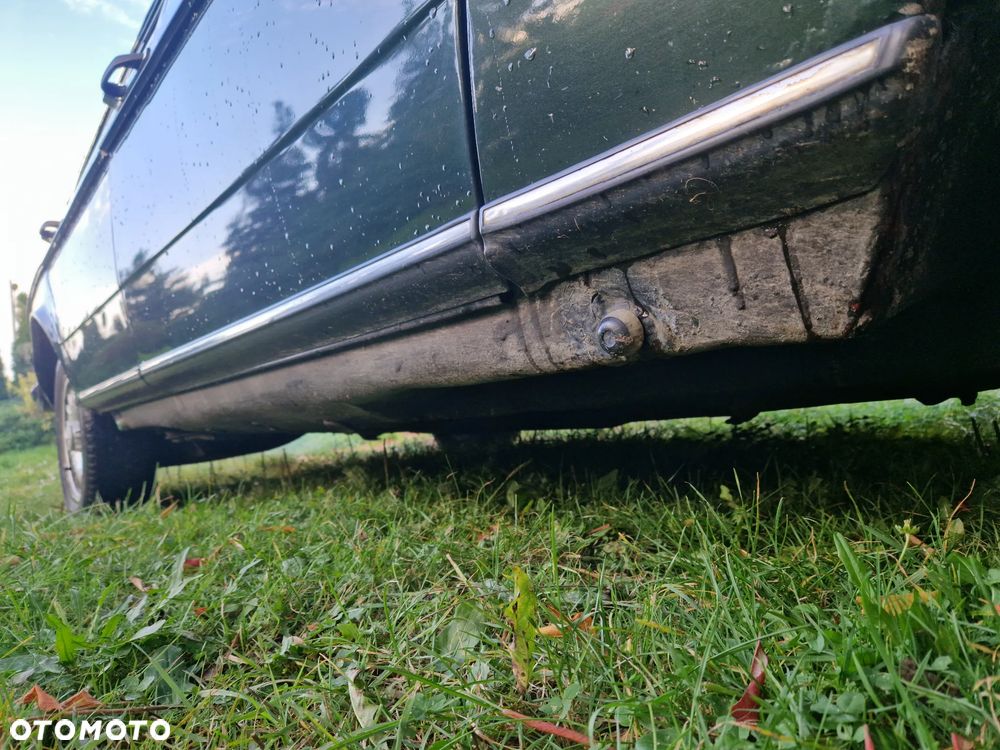 Mercedes-Benz W123 - 15