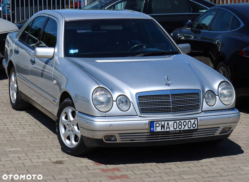 Mercedes-Benz Klasa E 240 Elegance - 40
