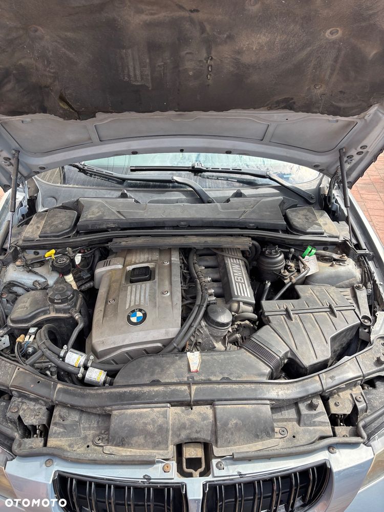 BMW Seria 3 330i - 20