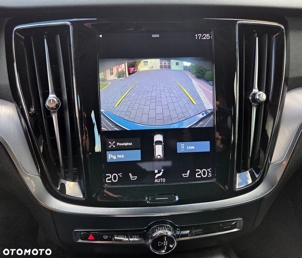 Volvo V60 B3 B DKG Momentum Pro - 26