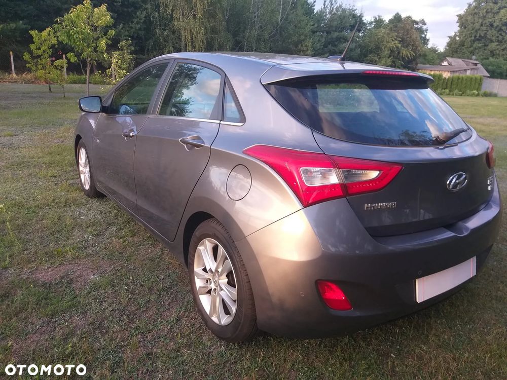 Hyundai i30 1.6 CRDi Fifa World Cup Edition - 6