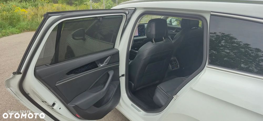 Volkswagen Passat - 25