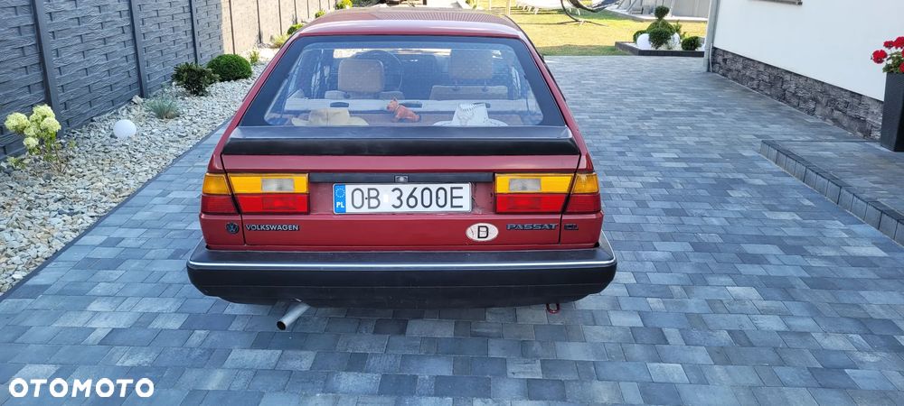 Volkswagen Passat 1.6 GL - 7