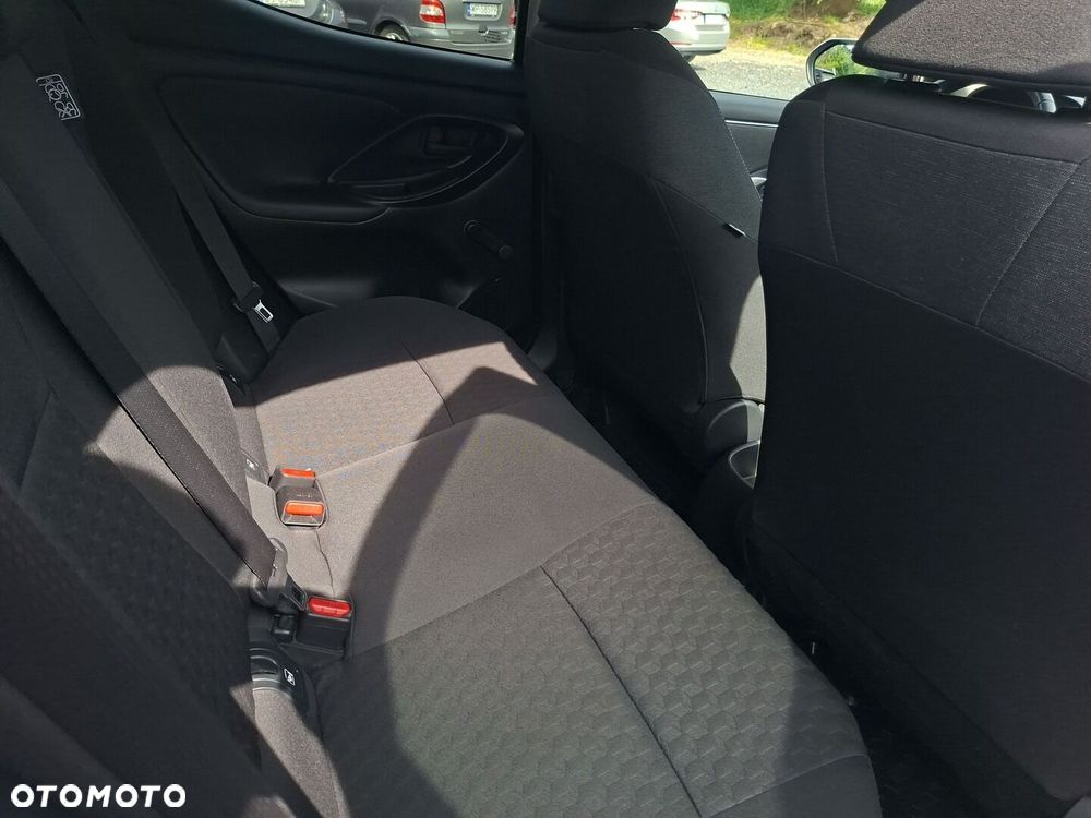 Toyota Yaris - 10