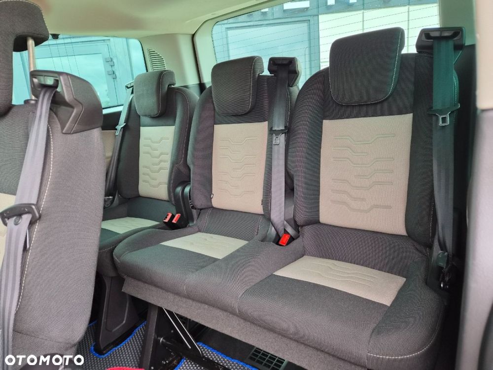 Ford Tourneo Custom - 21