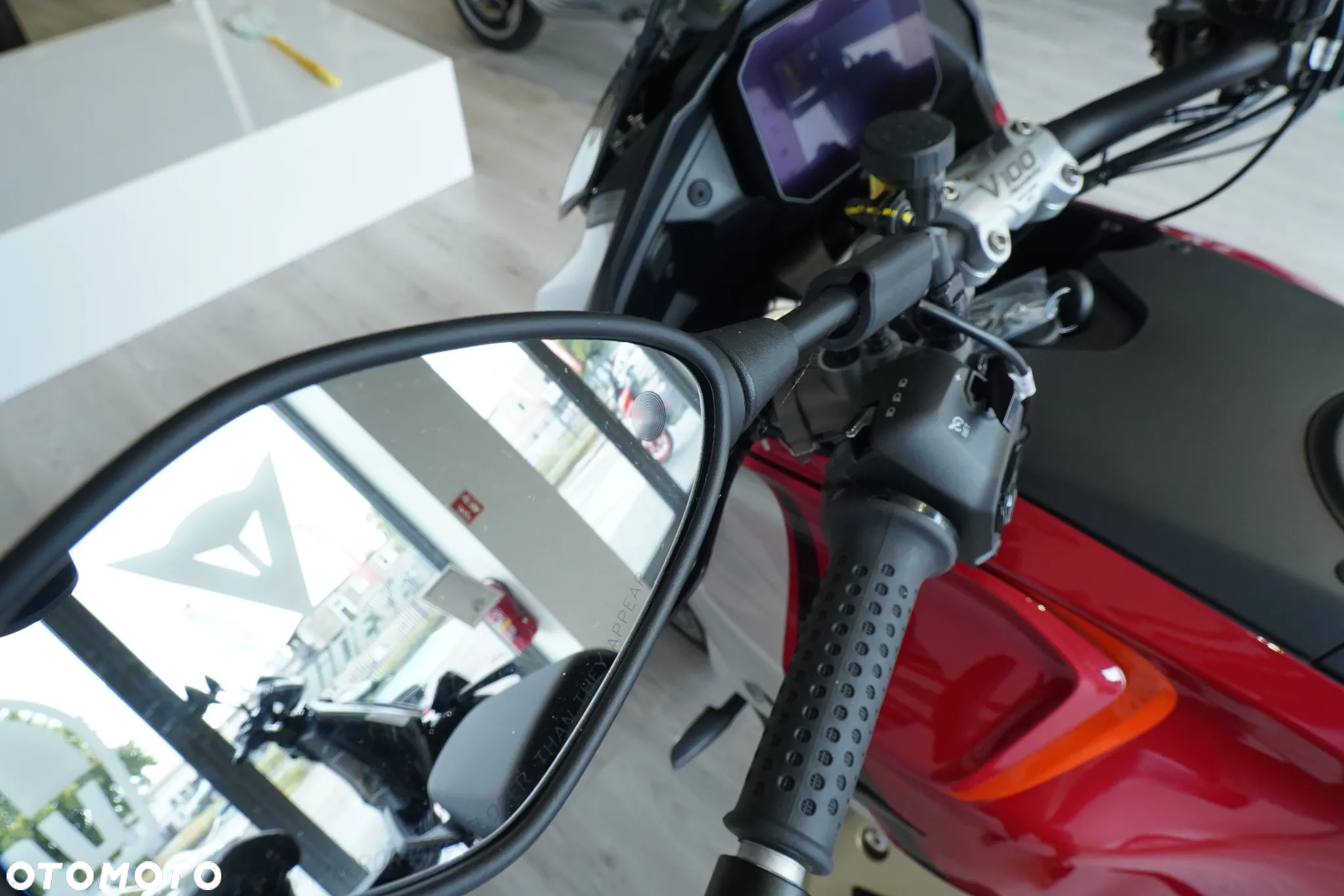 Moto Guzzi V100 Mandello - 12
