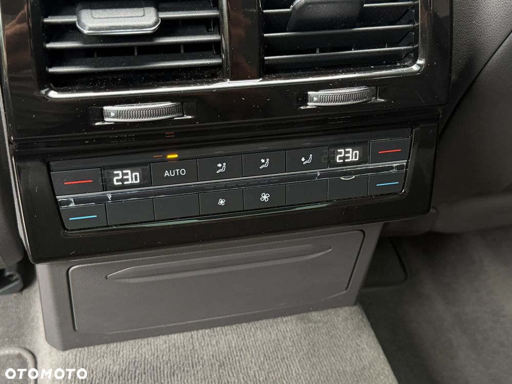 Volkswagen Touareg 3.0 V6 TFSI Plug-In Hybrid 4Mot Atmosphere - 30