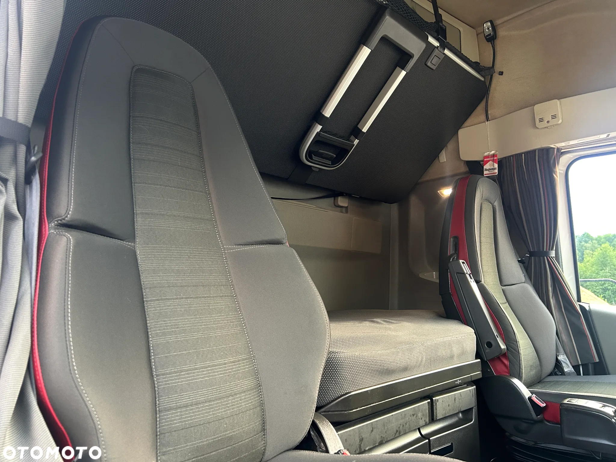 Volvo FH 460 GAZ LNG + DIESEL / PRZEBIEG TYLKO 557 767 KM / 2019 ROK !! - 32
