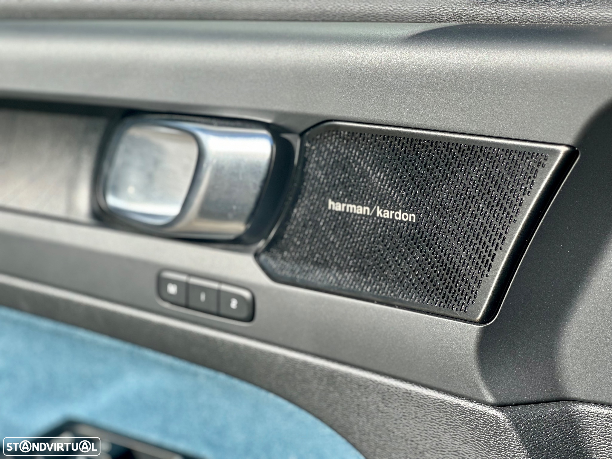 Volvo C40 Recharge 82 kWh Twin Motor Ultimate - 11