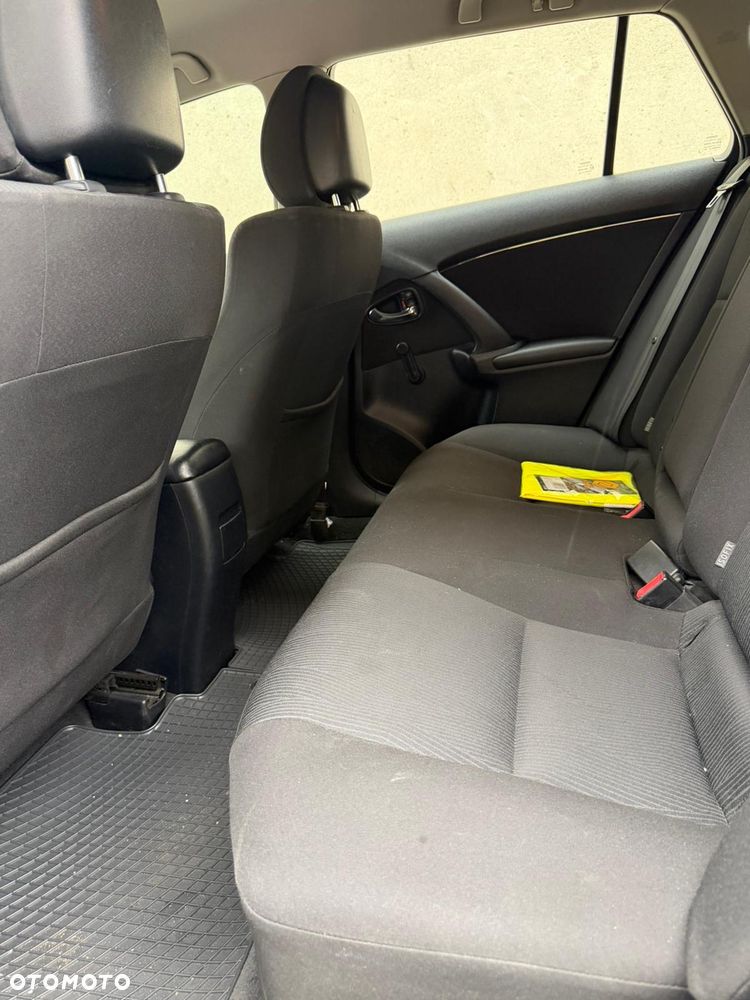 Toyota Avensis 2.0 D-4D Luna - 19