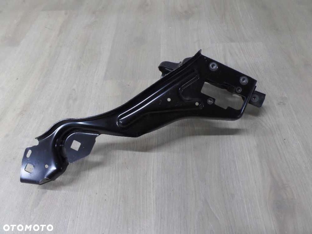 MERCEDES C KLASA W204 OKULAR PASA PRZEDNIEGO PRAWY A2046201091 - 2