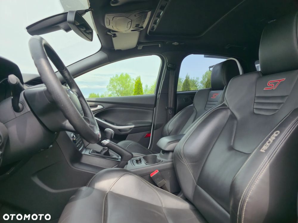 Ford Focus - 23