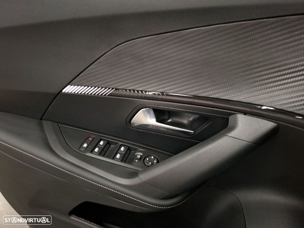 Peugeot 2008 1.2 PureTech Allure - 22