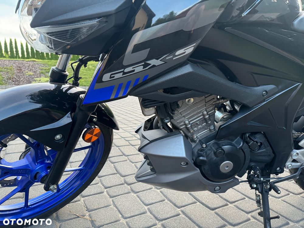 Suzuki GSX - 11