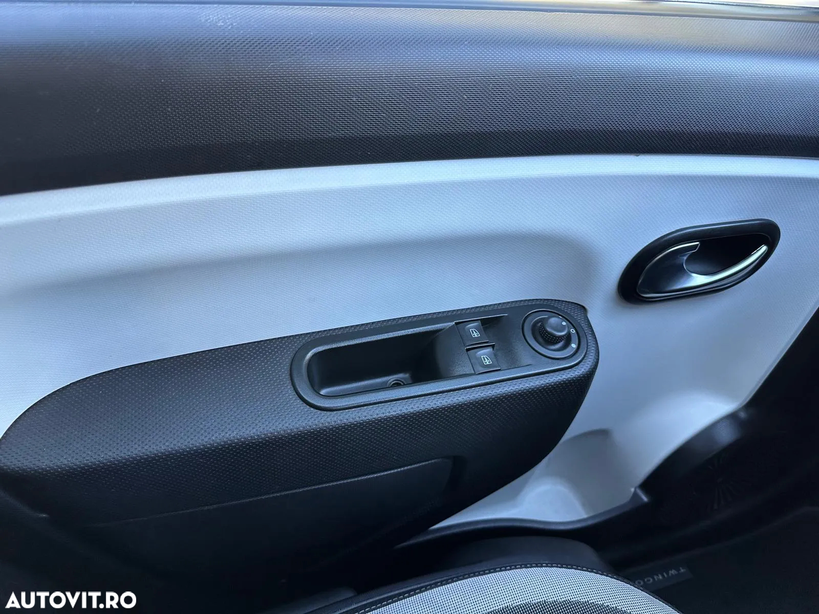 Renault Twingo SCe 75 INTENS - 12