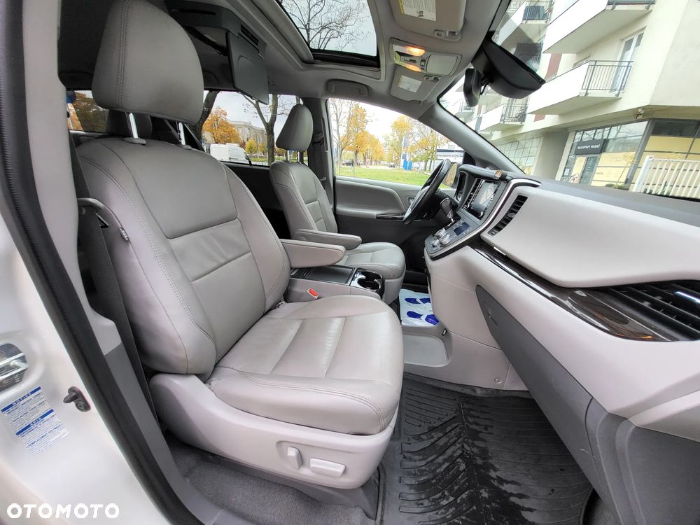 Toyota Sienna 3.5 V6 XLE AWD - 34