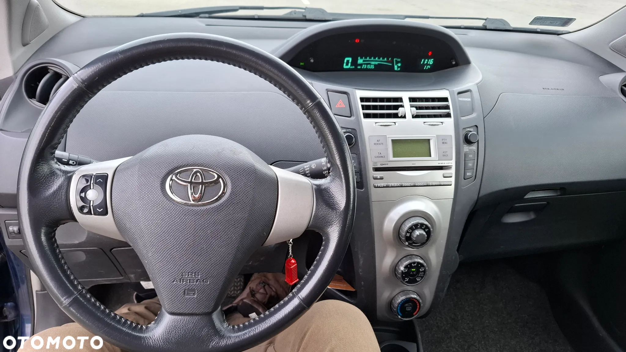 Toyota Yaris 1.0 Luna - 9