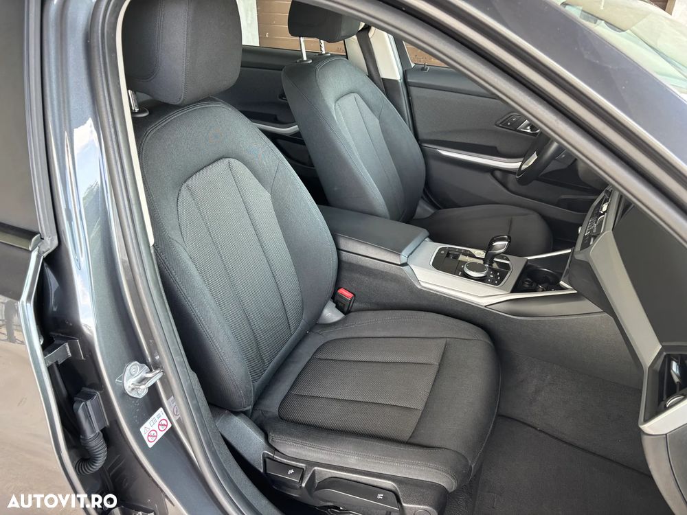 BMW Seria 3 318d Aut. Advantage - 33