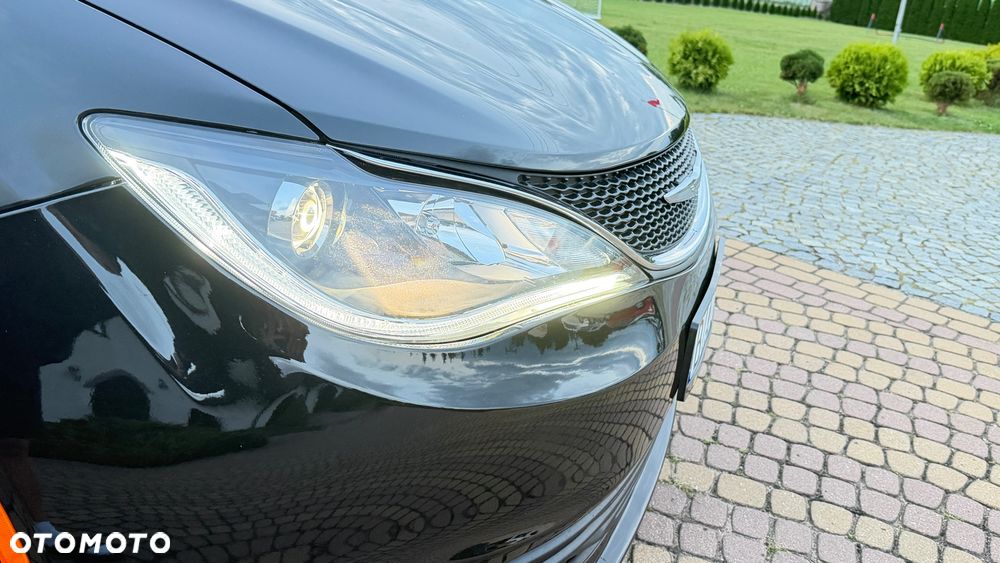 Chrysler Pacifica - 25