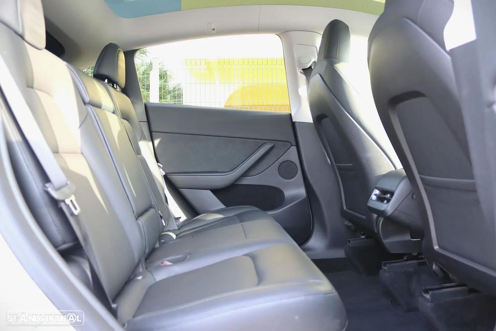 Tesla Model Y Standard - 24