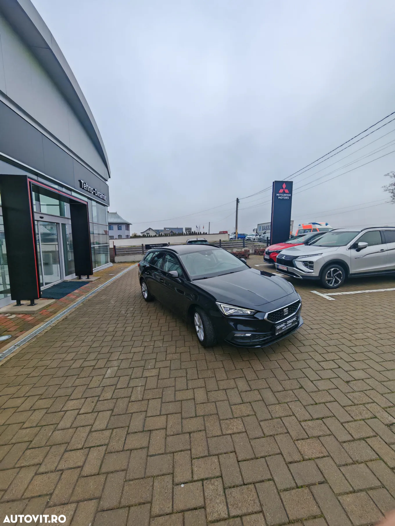 Seat Leon Sportstourer 2.0 TDI DSG Style - 16