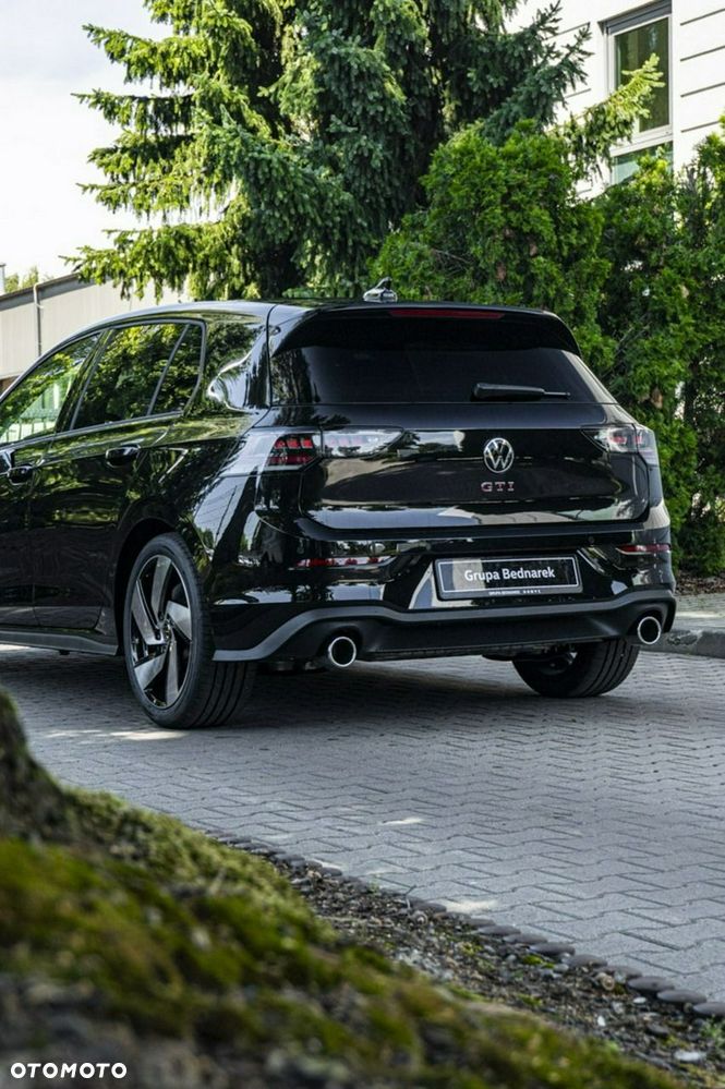 Volkswagen Golf - 16