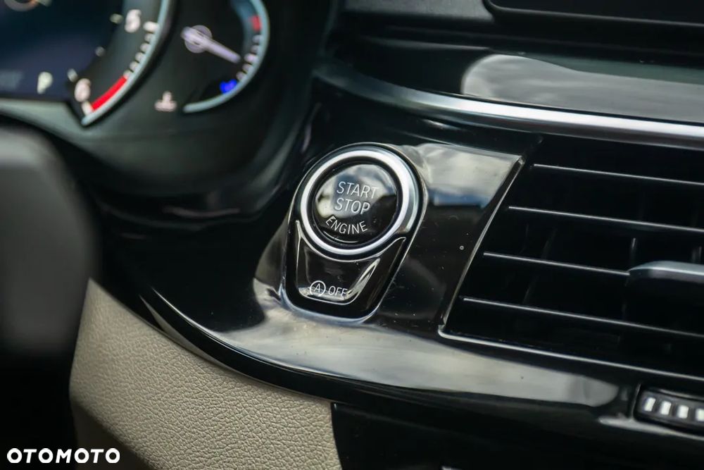 BMW Seria 5 520d Luxury Line - 30