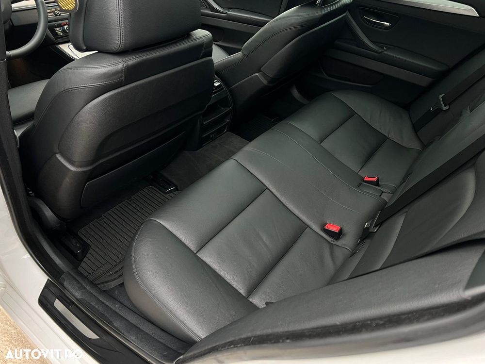 BMW Seria 5 525d xDrive Aut. Luxury Line - 18