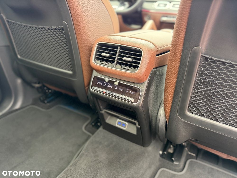 Mercedes-Benz GLS - 26
