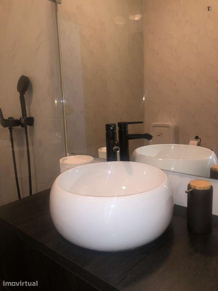 Quarto - localizado em Vila nova de gaia - Grande imagem: 4/20