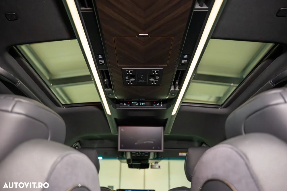 Lexus LM 350h Luxury - 22