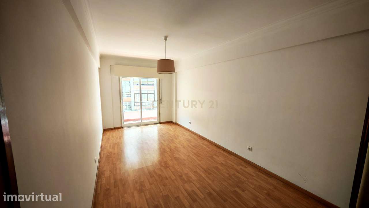 Excelente Apartamento T2 em Queluz – Bairro das Quintelas - Grande imagem: 2/22