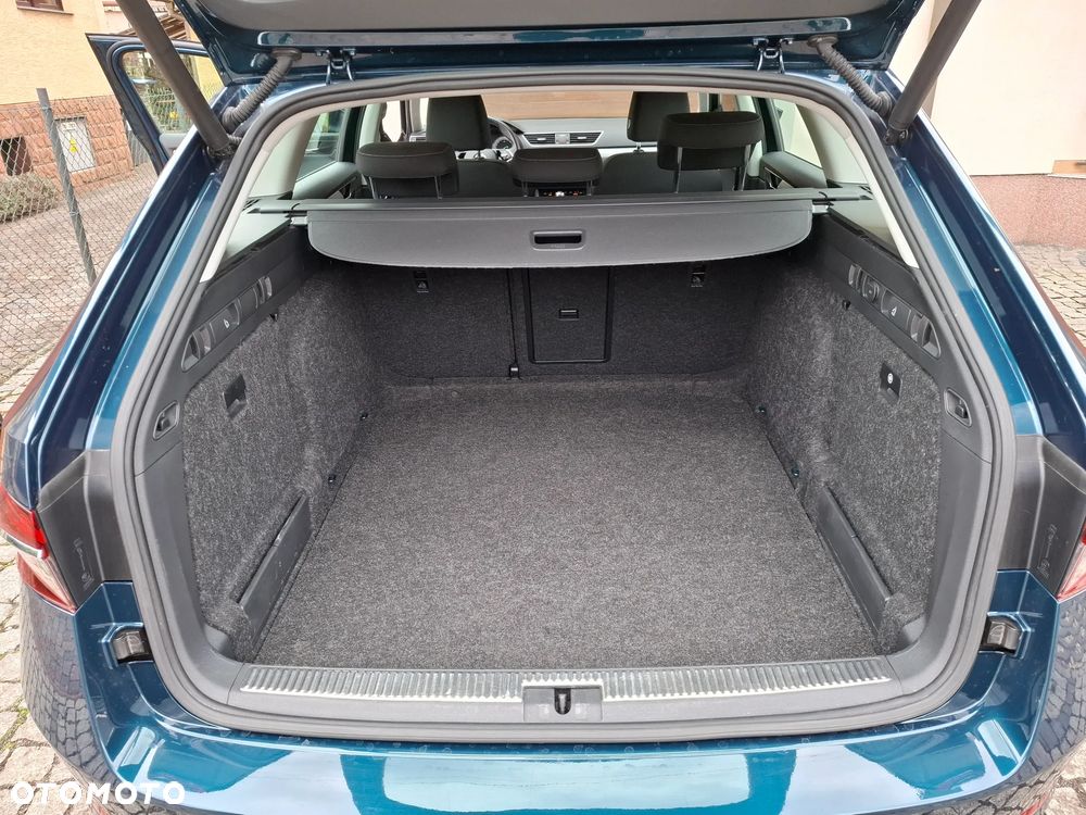 Skoda Superb 2.0 TDI SCR Ambition DSG - 38