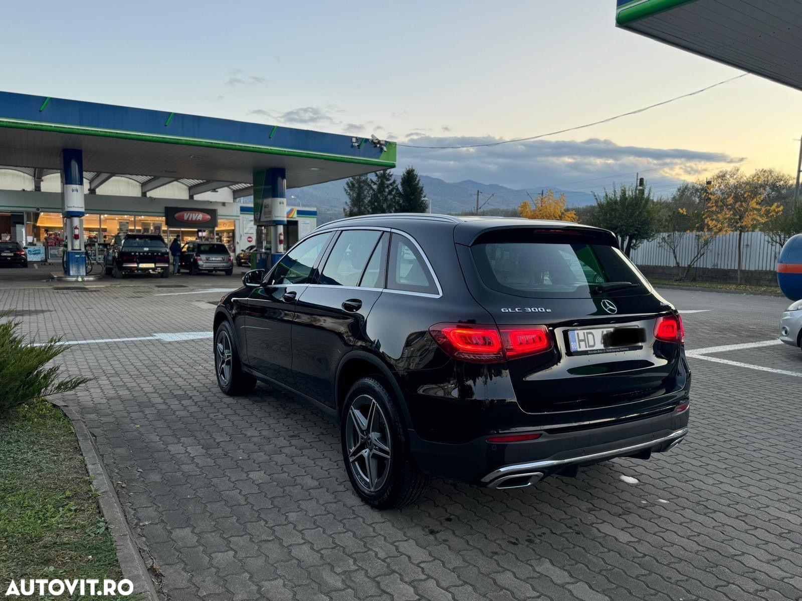Mercedes-Benz GLC 300 e 4Matic 9G-TRONIC AMG Line - 6