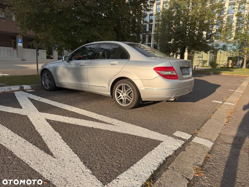 Mercedes-Benz Klasa C 350 T CDI DPF 7G-TRONIC BlueEFFICIENCY Elegance - 4
