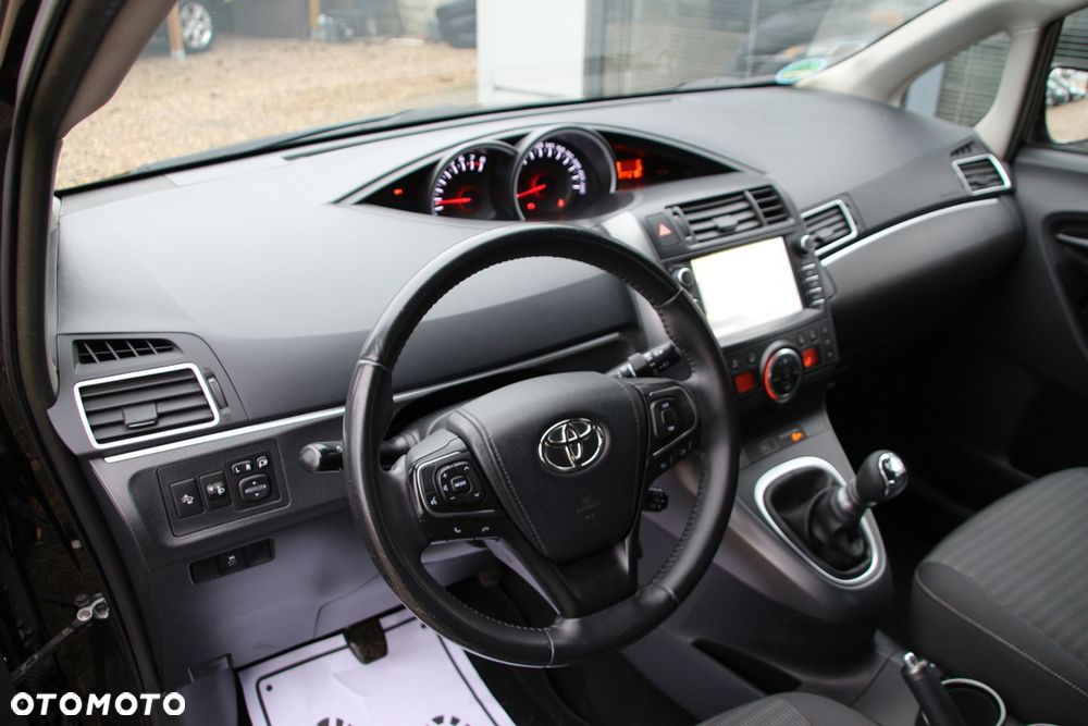 Toyota Verso 1.8 Sol plus NAVI 7os - 20