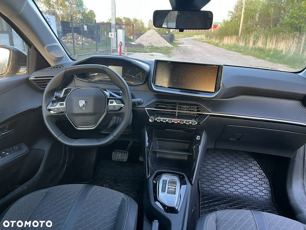 Peugeot 208 - 10