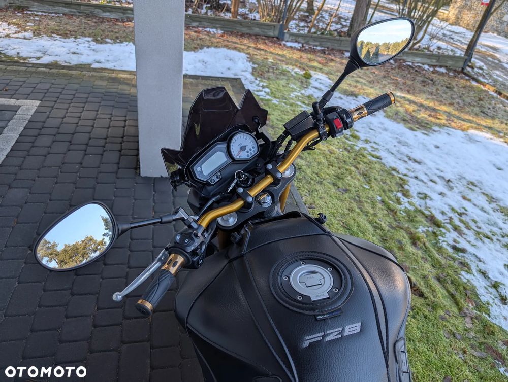 Yamaha FZ8 - 17
