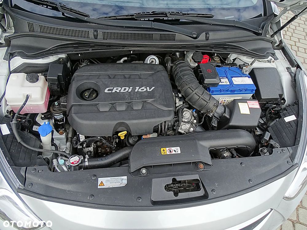 Hyundai i40 i40cw 1.7 CRDi Fifa World Cup Edition - 34